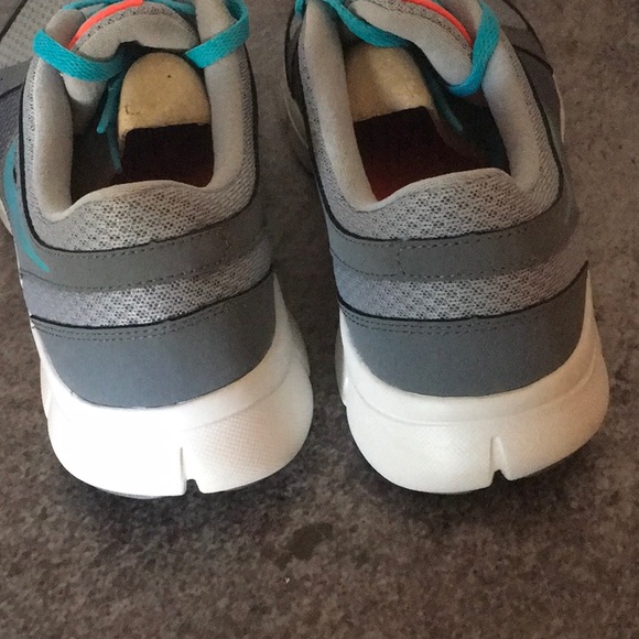 NWB Nike Flex Experience Sz 8 - Picture 5 of 6